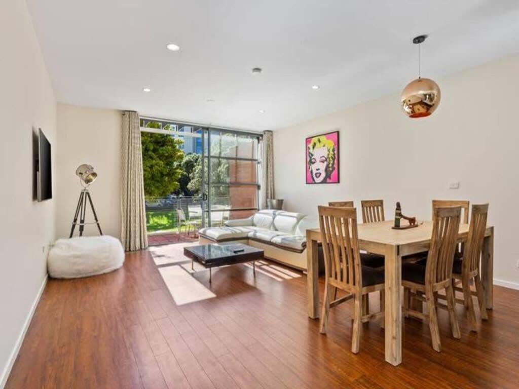 Sleek Modern Pad next to Spark Arena Free Parking Auckland Buitenkant foto